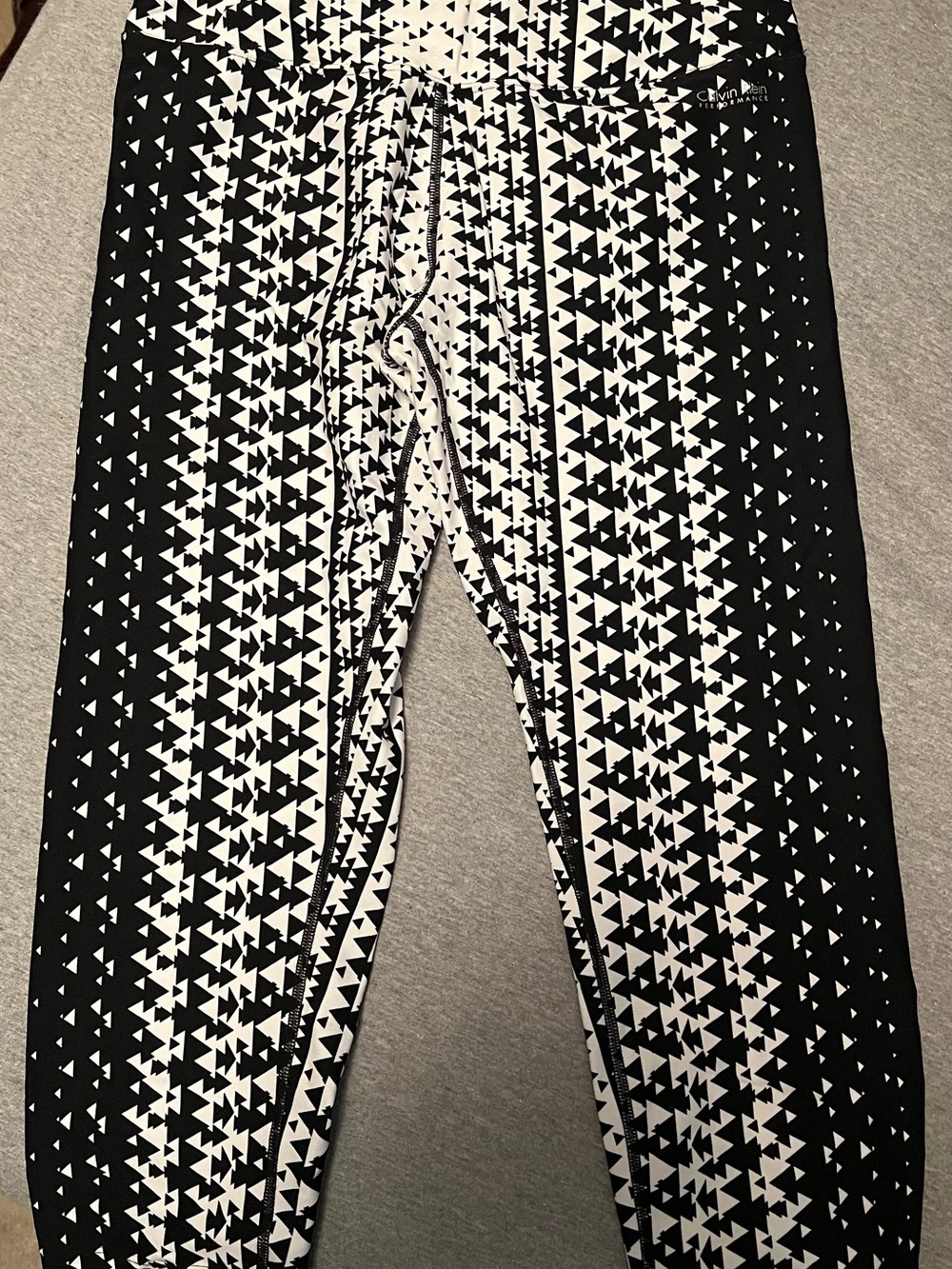 Calvin Klein Womens Black and White Triangle Print Leggings Capri